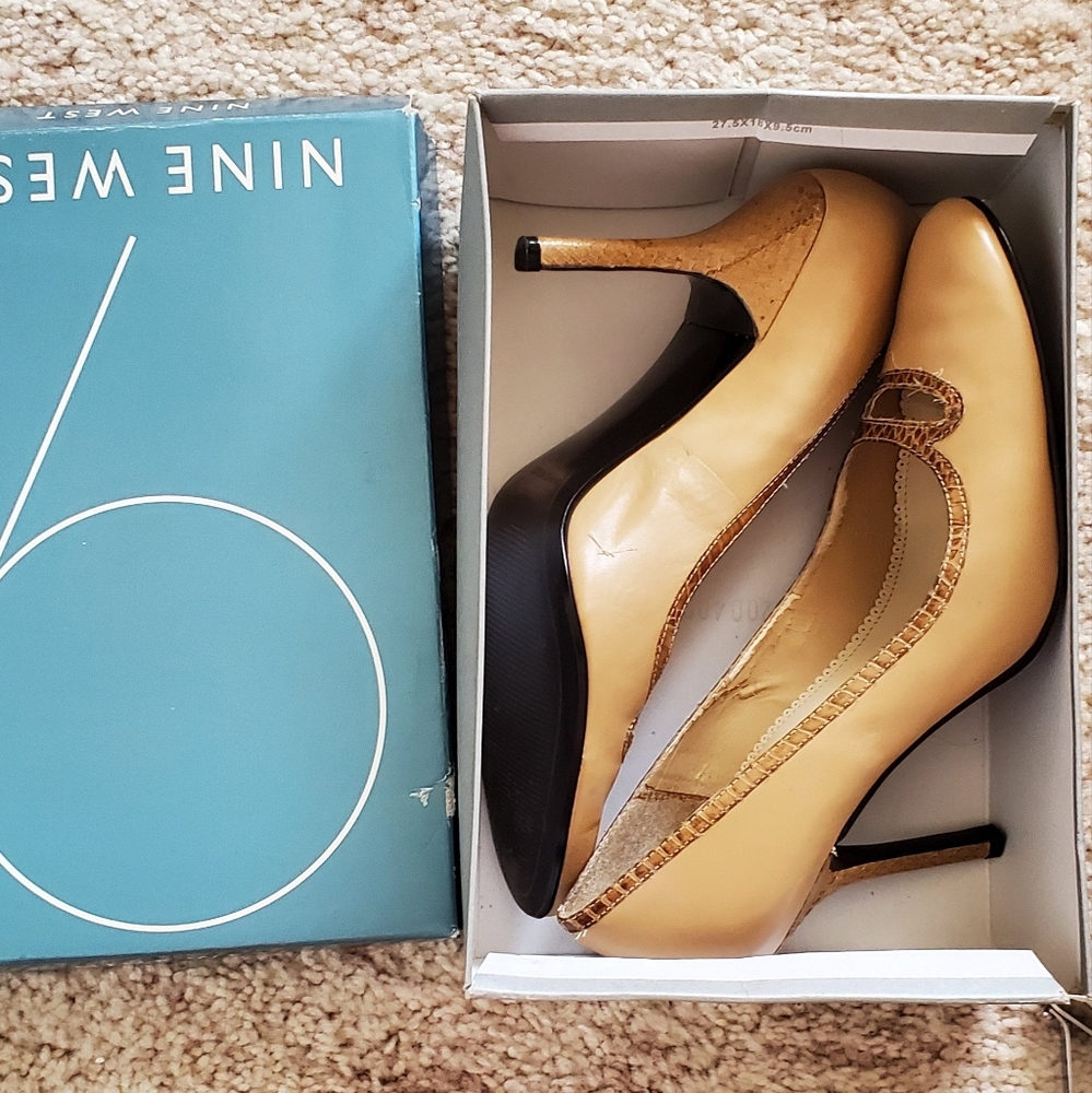 Nine West tan 3 inch stilettos 9N